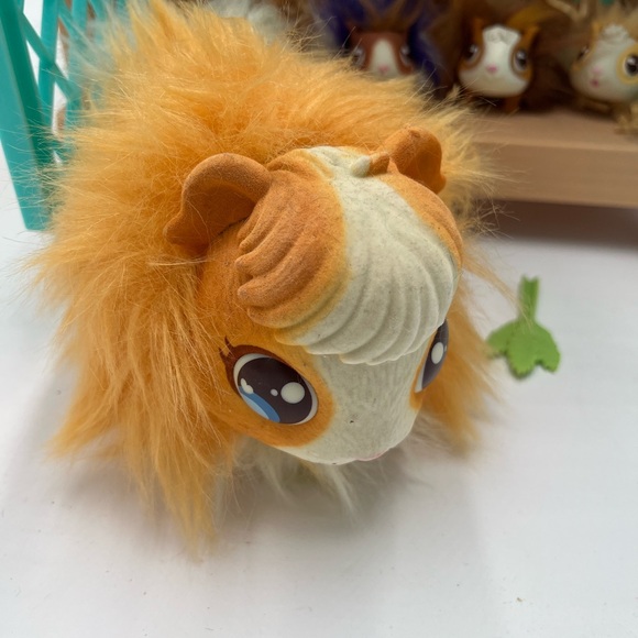 Little Live Pets Interactive Guinea Pig Mama & Babies Surprise - Picture 2 of 5